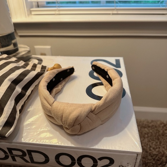 Lele Sadoughi Accessories - Lele Sadoughi Beige Knotted Headband